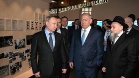 Vladimir Putin vzal Benjamina Netanjahua do Židovského muzea v Moskvě (29. 1. 2018).