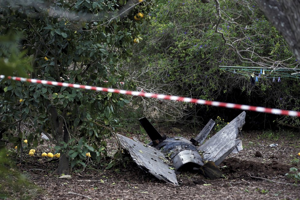 Napětí mezi Izraelem, Sýrií a Íránem stoupá. Kusy zneškodněné syrské rakety.