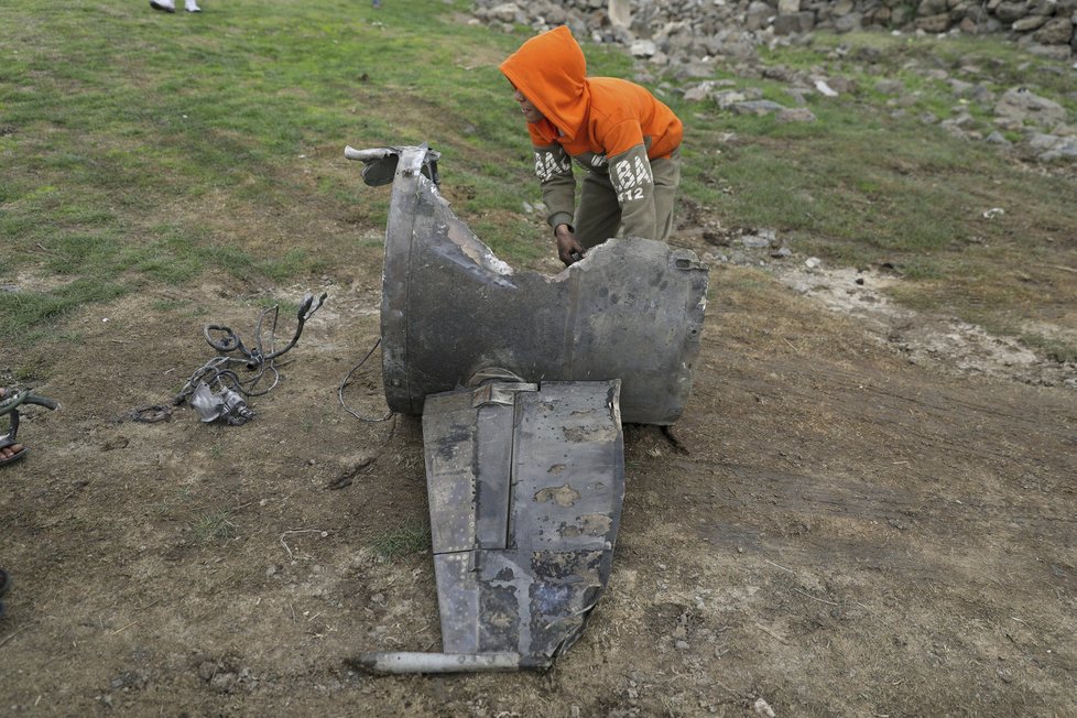 Napětí mezi Izraelem, Sýrií a Íránem stoupá. Kusy zneškodněné syrské rakety.