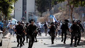 Násilné střety mezi znesvářenými skupinami eritrejských imigrantů v Tel Avivu. (2.9.2023)