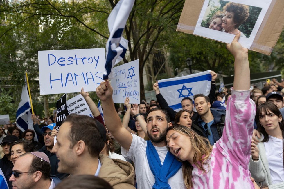 Demonstrace na podporu Izraele v New Yorku na Manhattanu (8.10.2023)