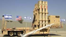 Izrael se přiznal, že nedaleko Sýrie odpálil při společném cvičení s USA dvě rakety. Prý šlo o testy protiraketového systému
