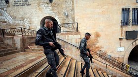 Při útoku v jeruzalémském Starém Městě útočníci zabili jednoho člověka a další tři zranili (21. 11. 2021).