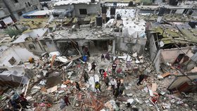 Následky izraelského útoku ve městě Rafah v jižním cípu Pásma Gazy