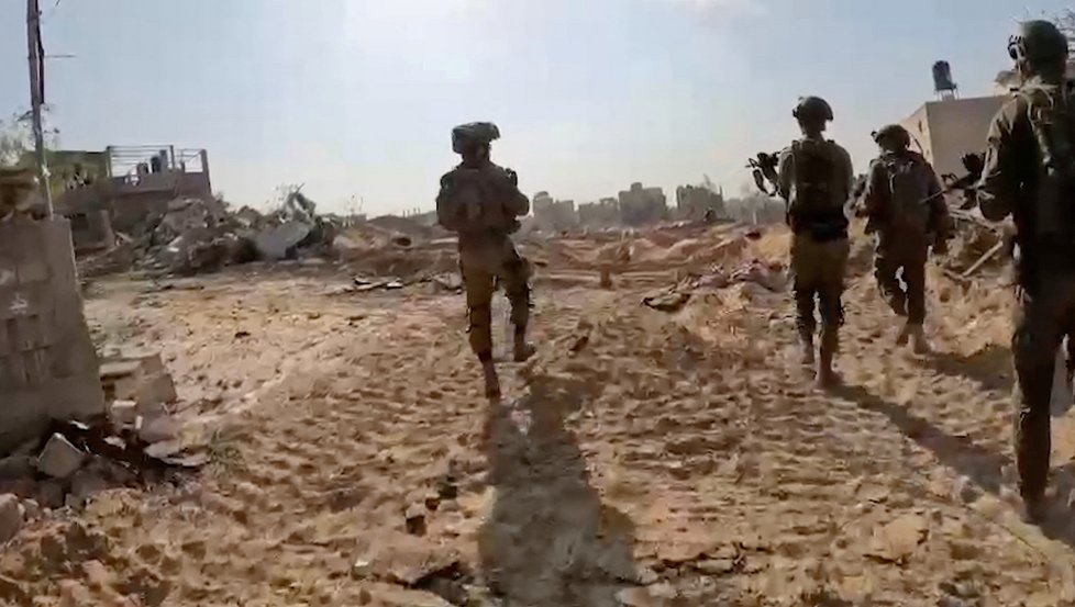 Izraelští vojáci v Pásmu Gazy (2. 12. 2023)
