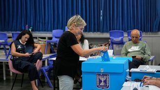 Netanjahu na hraně: Izraelci v klíčových volbách rozhodují o osudu svého nejdéle sloužícího premiéra Netanjahu na hraně: Izraelci v klíčových volbách rozhodují o osudu svého nejdéle sloužícího premiéra