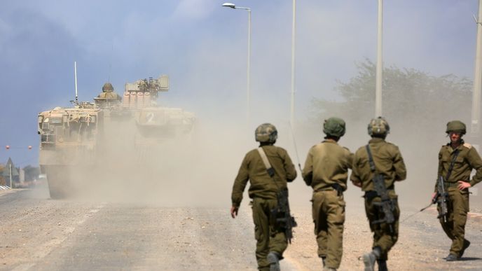 Příprava izraelských sil na pozemní invazi do Gazy