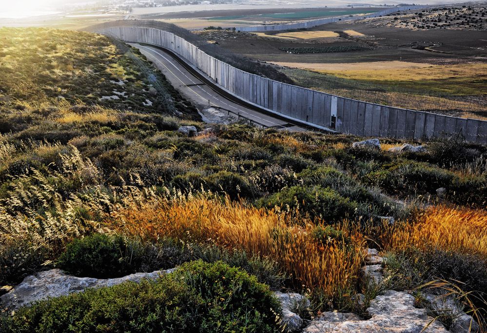 Zeď mezi Izraelem a Západním břehem Jordánu