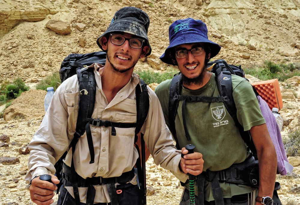 Setkání se shvilistickými dvojčaty před výstupem na Palmach Ascent