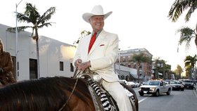 Larry Hagman rozprodal svůj majetek, přišel si přibližně na 8,3 milionů korun