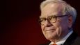 Nyní 90letý hvězdný investor Warrena Buffettovi: Recept na úspěch má zdánlivě prostý −investovat do podhodnocených firem s dobrým vedením. Warren Buffett, přezdívaný „věštec z Omahy“ a majitel společnosti Berkshire Hathaway.