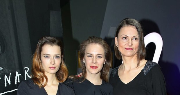 Herečky Marika Šoposká, Petra Nesvačilová a Klára Melíšková.