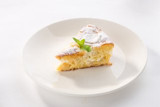 Jablečný koláč podle babičky Blaženky: 100 let starý recept je sázka na jistotu