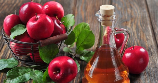Jablečný ocet poslouží jako úklidový prostředek i kosmetika.