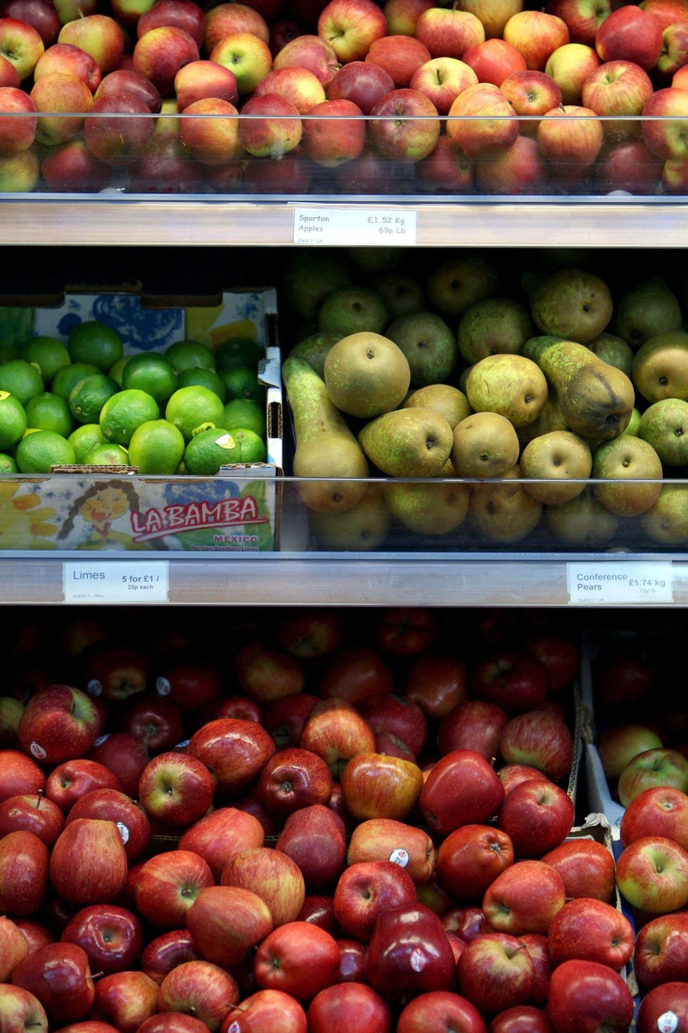 Zejména citrusy jsou v Evropě plné pesticidů, který může dětem poškodit mozek.