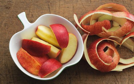 Jablka obsahují málo kalorií, ale zato mají velký obsah vlákniny, proto dodávají pocit sytosti.