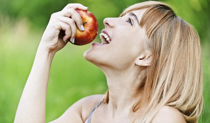 O mládí a kráse rozhodujete výživou: Jak poznat, které potraviny vám škodí?