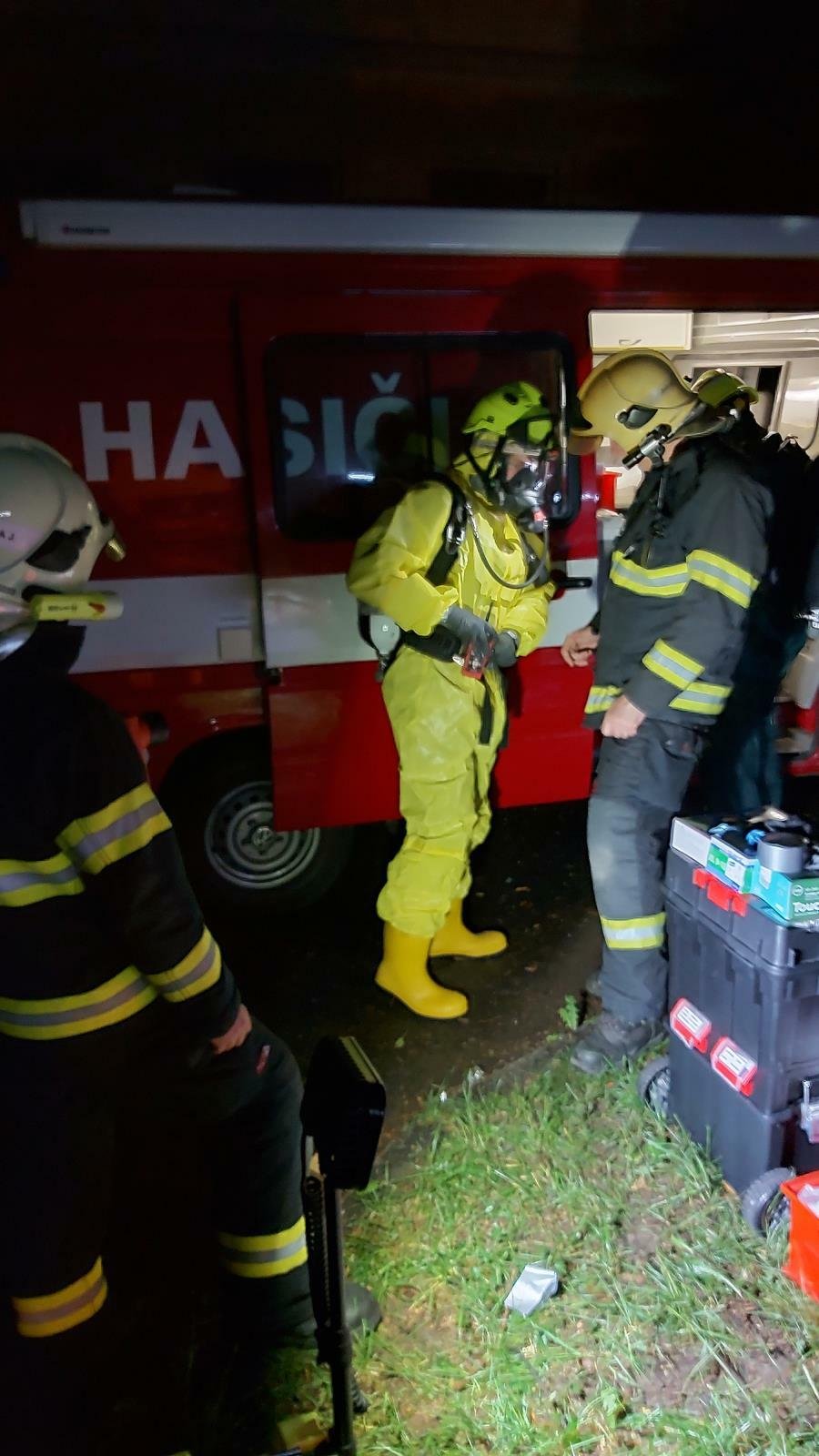 V Jablonci došlo k úniku neznámé látky. Desítky lidí skončily v nemocnici.