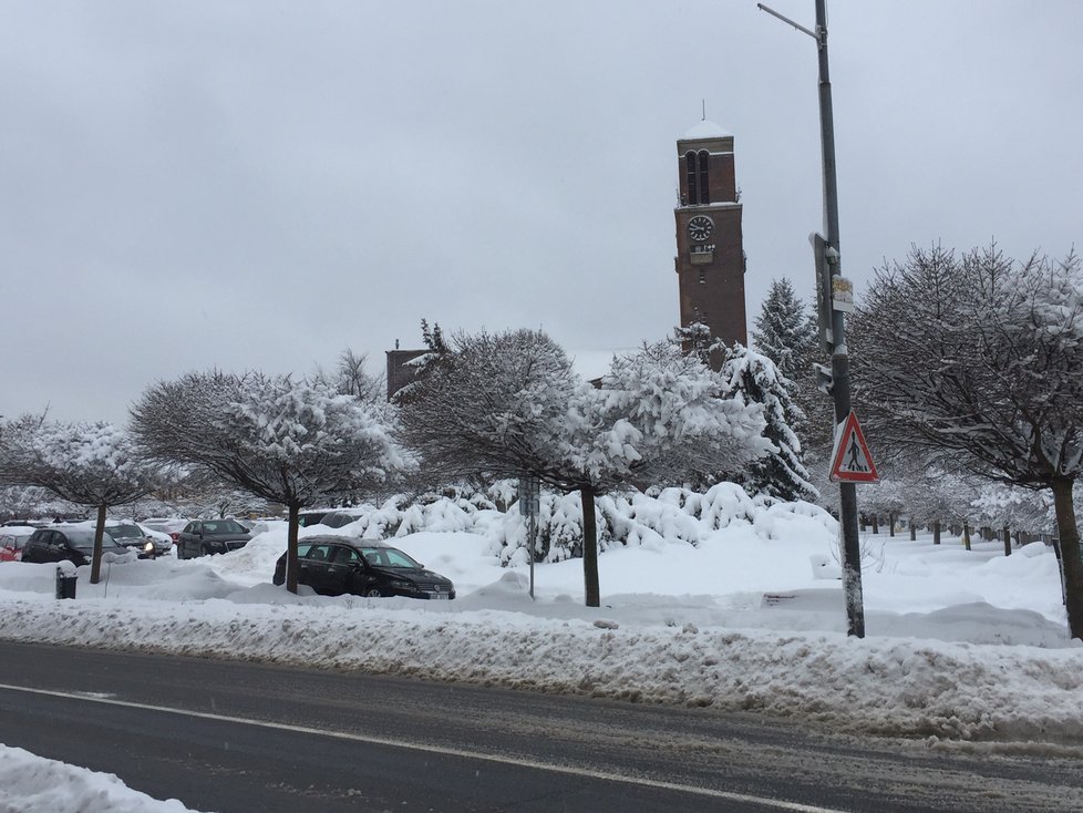 Jablonec nad Nisou vyhlásil kvůli silnému sněžení kalamitní opatření I. stupně (10.1 2019)