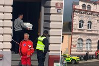 Matka v Jablonci ubodala vlastní dítě?! Vražda v bytovém domě