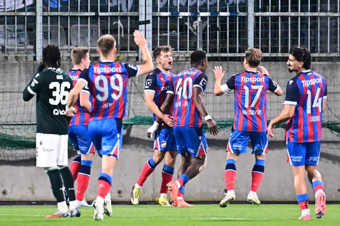 ONLINE: Jablonec - Plzeň 0:1. Viktoria jde do vedení, míč dostal do branky Dweh ONLINE: Jablonec - Plzeň 0:1. Viktoria jde do vedení, míč dostal do branky Dweh