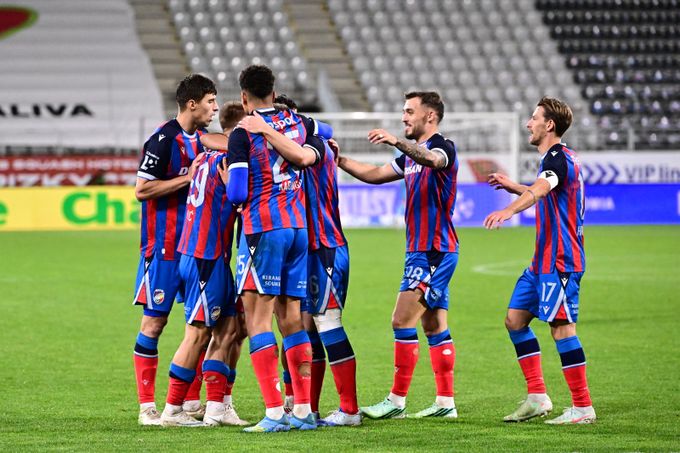 Jablonec - Plzeň 2:3. Drama na konci. Kabongo dal krásný gól skoro z půlky hřiště Jablonec - Plzeň 2:3. Drama na konci. Kabongo dal krásný gól skoro z půlky hřiště