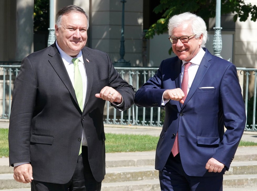 Polský ministr zahraničí v demisi Jacek Czaputowicz s americkým ministrem zahraničí Mikem Pompeem.