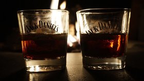 Švýcaři si spletli logo Jack Daniels s logem Islámského státu.