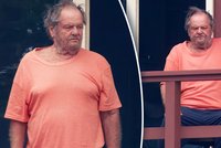 Rozčepýřený a ospalý Jack Nicholson: Poprvé po 18 měsících vylezl ze svého doupěte