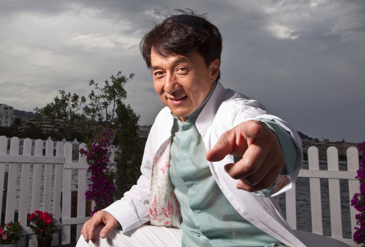 Jackie Chan se cítí být na točení akčních filmů už starý