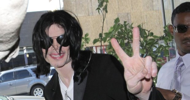 Michael zemřel v roce 2009 a jeho rodina se dodnes hádá kvůli jeho obrovskému majetku