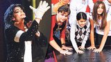 Děti zesnulého Michaela Jacksona zvěčnily tátovu slavnou rukavici