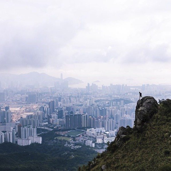 Jacob Laukaitis s výhledem na Hong Kong