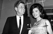 Jackie s J.F. Kennedym, jejím prvním manželem.