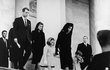 Jacqueline Kennedyová s dětmi po smutečním obřadu v Kapitolu (24. 11. 1963).