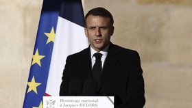 Emmanuel Macron na pietě za Jacquesa Delorse