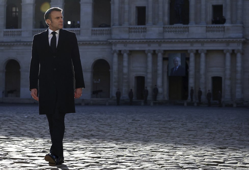 Emmanuel Macron na pietě za Jacquesa Delorse