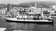 Cousteauova loď Calypso. Byla to bývalá minolovka postavená v roce 1942 v USA pro britské námořnictvo, s dvojitou dřevěnou kostrou, dlouhá 43 metrů.