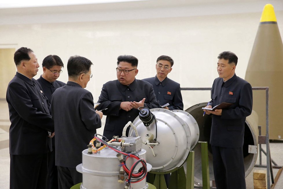 Kim Čong-un oznámil zmrazení severokorejských jaderných a raketových zkoušek