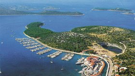 Chorvatsko se během letošní dovolenkové sezony potýkalo s několik jevy, které mohly nepříjemně překvapit turisty. Vedle zemětřesení to bylo zamořené moře fekáliemi u Dubrovníku nebo silné deště.