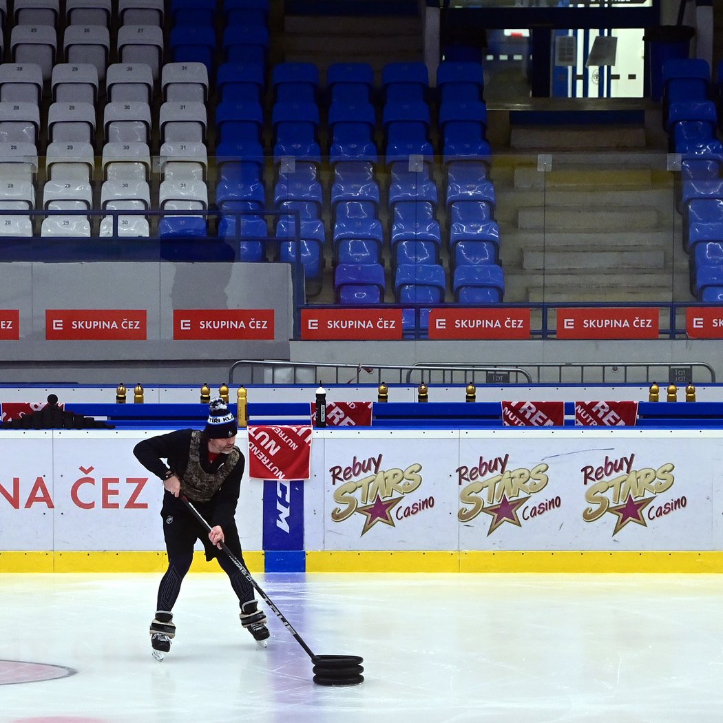Jaromír Jágr neprožívá hokejově nejšťastnější období, i když na ledě tradičně poctivě dře.