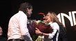 Pro Jaromíra Jágra je Sandra idolem z mládí, přímo na pódium jí donesl obrovský puget květin