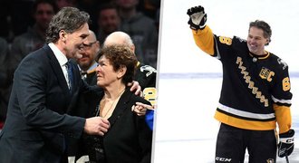 Nervózního »Džegra« uklidňoval před proslovem v Pittsburghu slavný parťák Mario Lemieux: Sázeli na Jágrovy slzy!