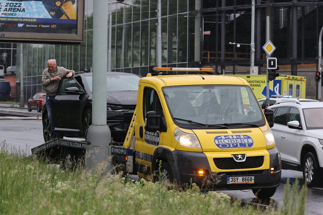 Jágr měl během středečního dopoledne nehodu, při které se vůz srazil s tramvají