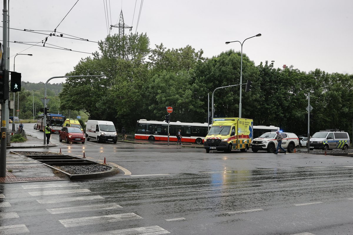 Jágr měl během středečního dopoledne nehodu, při které se vůz srazil s tramvají