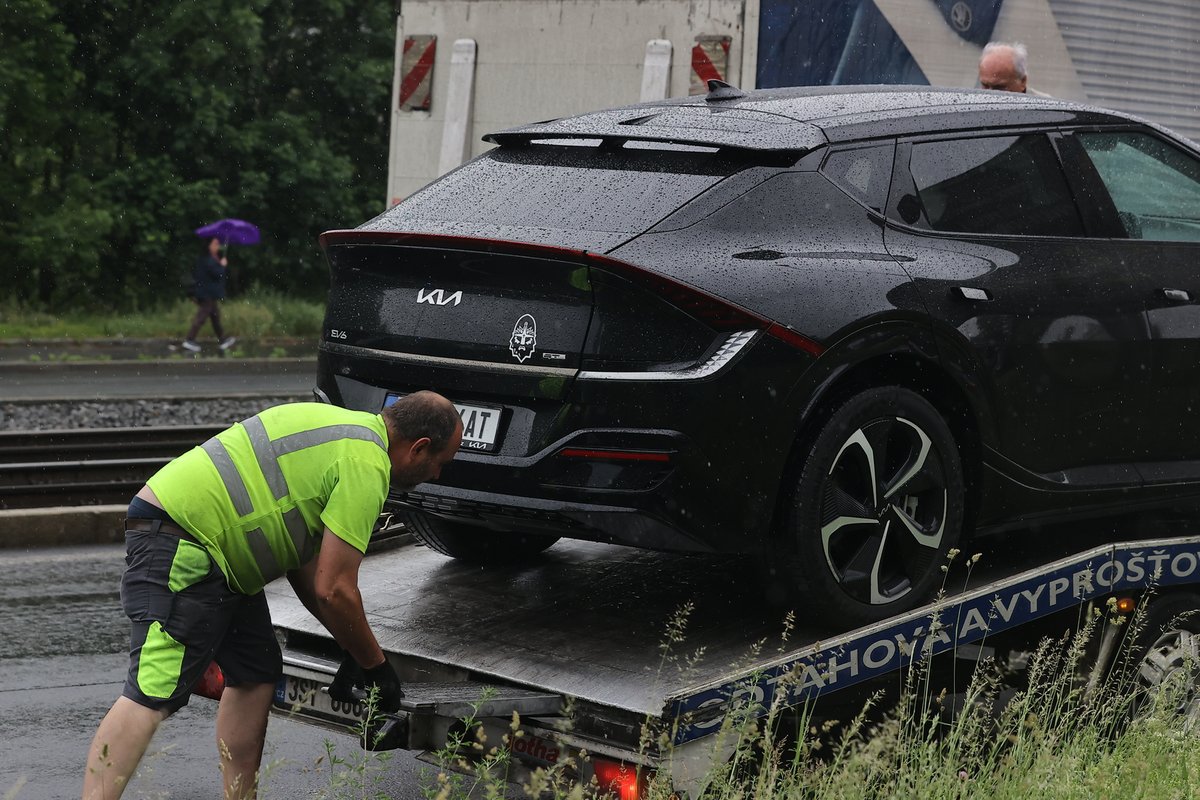 Jágr měl během středečního dopoledne nehodu, při které se vůz srazil s tramvají