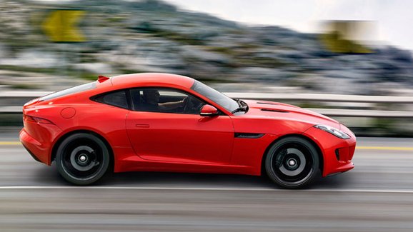 Jaguar F-Type kupé stojí od 1,85 milionu Kč, je o 192 tisíc levnější než roadster