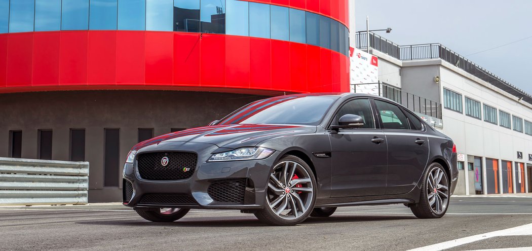 Jaguar XF