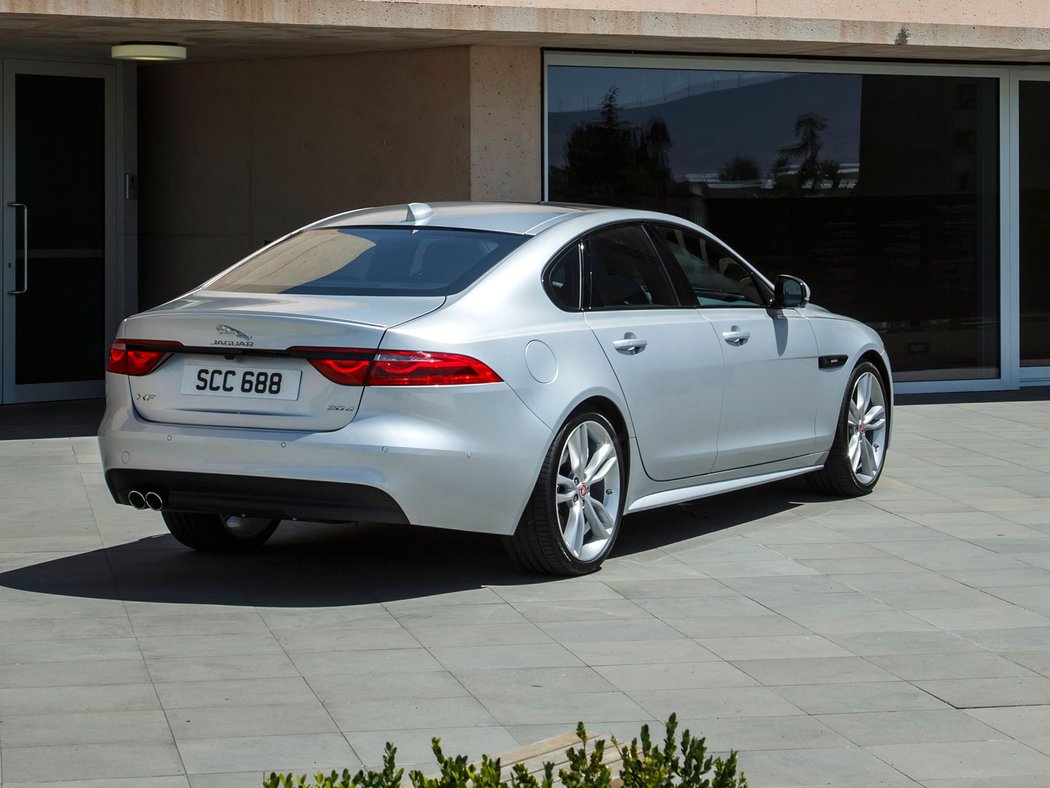 Jaguar XF