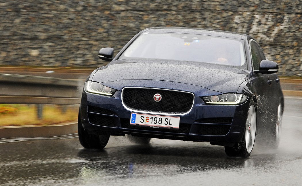 Jaguar XE